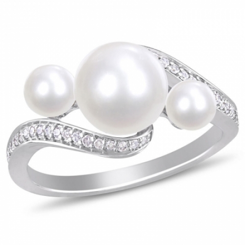 Женское кольцо из белого золота 585 пробы с белым жемчугом и бриллиантом