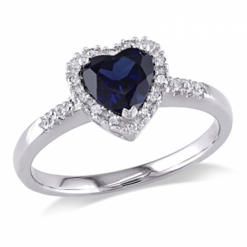 Помолвочное кольцо из белого золота с сапфиром огранки сердце 6*6 мм и россыпью бриллиантов