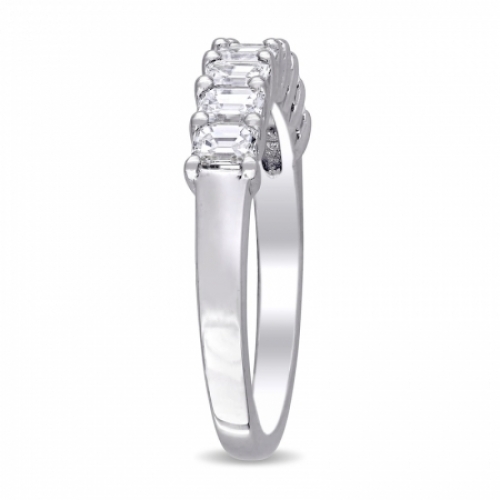 Обручальное кольцо из белого золота с больщими бриллиантами огранки октагон