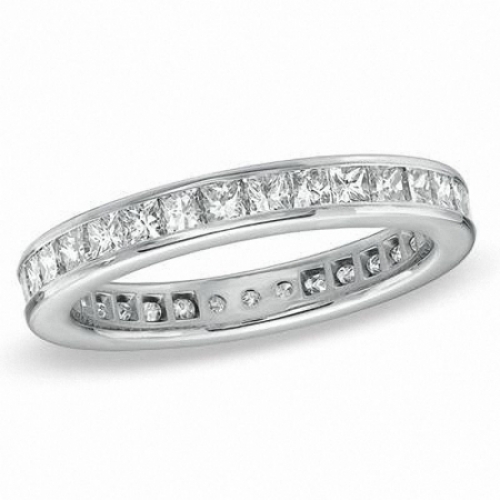 Обручальное кольцо из белого золота 750 пробы с бриллиантом
