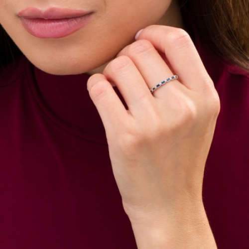 Женское кольцо из белого золота 585 пробы с сапфиром
