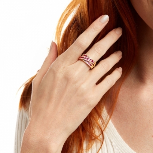 Женское кольцо из серебра 925 пробы с рубином и белым сапфиром