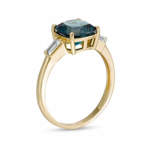 Женское кольцо из желтого золота 585 пробы с топазами