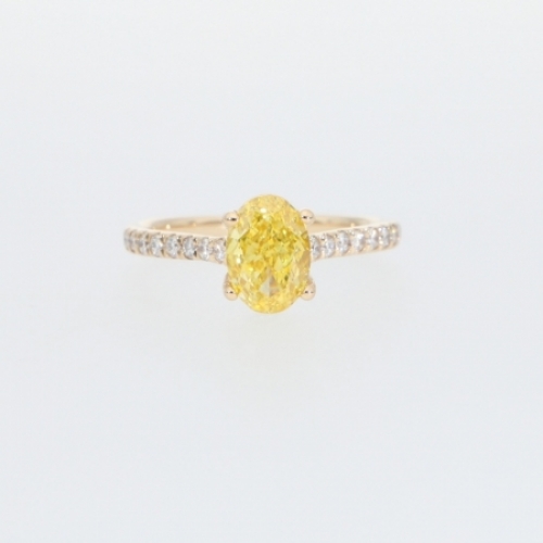 Женское кольцо из желтого золота 585 пробы с овальным цитрином и бриллиантами