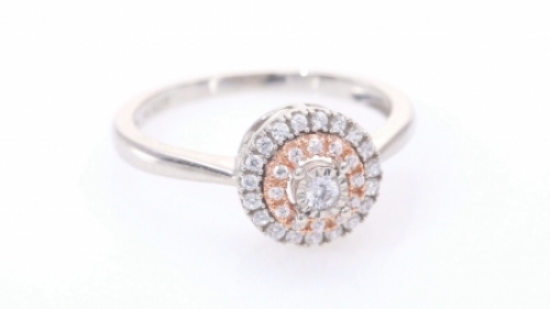 Помолвочное кольцо из серебра 925 пробы с бриллиантом