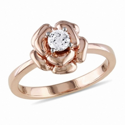 Женское кольцо из серебра 925 пробы с белым сапфиром