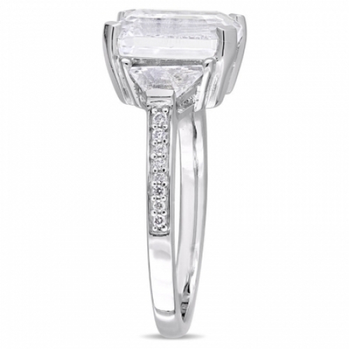 Женское кольцо из серебра с белым топазом и бриллиантами