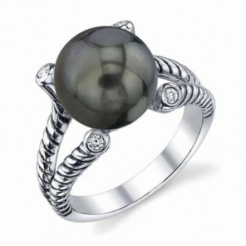 Женское кольцо из серебра с черным жемчугом и кристаллом