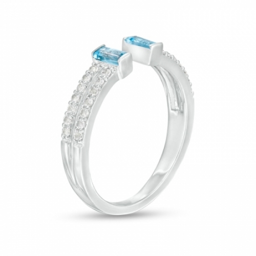 Женское кольцо из серебра с белым сапфиром и топазами