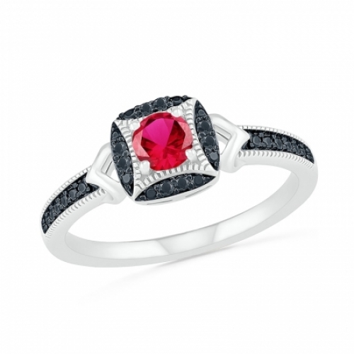 Женское кольцо из серебра с рубином и черным бриллиантом