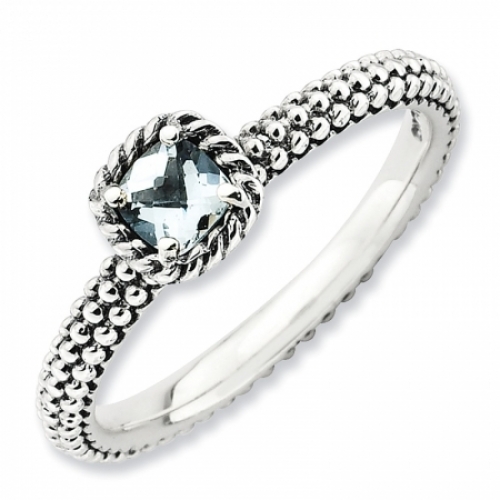 Женское кольцо из серебра с аквамарином