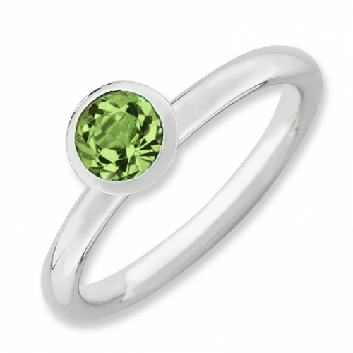 Женское кольцо из серебра с зеленым кристаллом