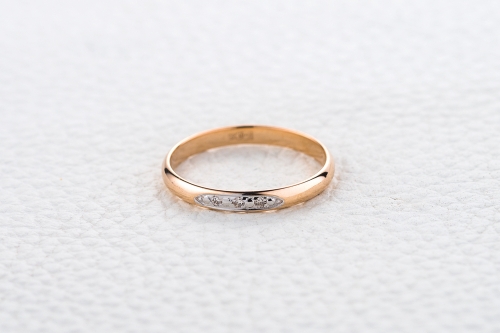 Ювелирный завод NEWGOLD Обручальное кольцо с 3 бриллиантами из красного золота