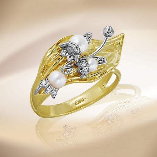 Кольцо Ландыши из желтого золота с белым жемчугом, бриллиантами