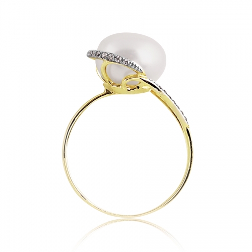 Кольцо из желтого золота с белым жемчугом, бриллиантами