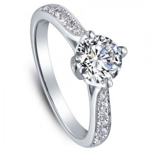 Помолвочное  кольцо из белого золота с бриллиантами
