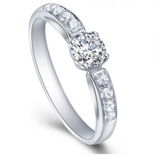 Помолвочное  кольцо из белого золота с бриллиантами