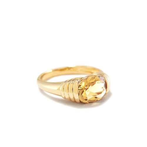 Женский перстень из желтого золота с кварцем