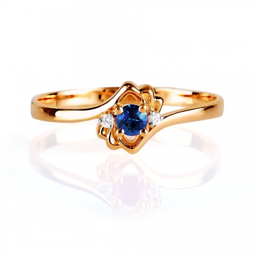Золотое кольцо с сапфиром и бриллиантом