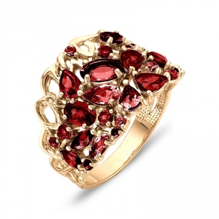 Ювелирная компания «Ювелирные традиции» Кольцо из красного золота с гранатами