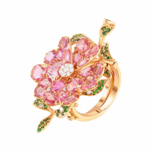 Кольцо из золота с бриллиантами, сапфирами и цаворитами (цветы)
