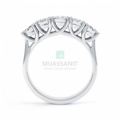 Женское обручальное кольцо из белого золота с муассанитом