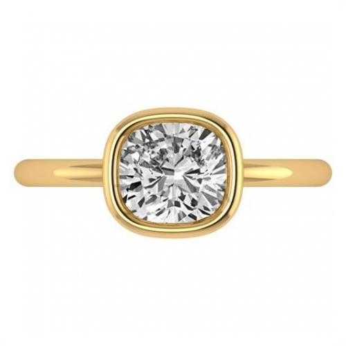Помолвочное кольцо из желтого золота с муассанитом