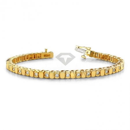 Дизайнерский браслет из желтого золота с муассанитами