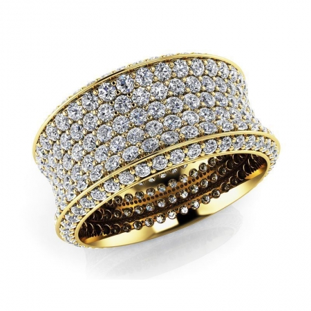 Модное кольцо с муассанитами из желтого золота