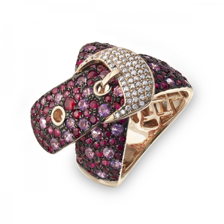 Т-34811 золотое кольцо в виде ремня c бриллиантами, рубинами и сапфирами