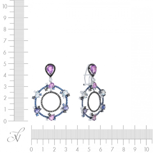 Серьги из белого золота с аметистами, бриллиантами, аквамаринами, иолитами и сапфирами