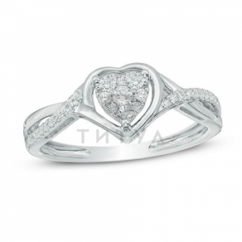Кольцо из серебра с сердцем из бриллиантов