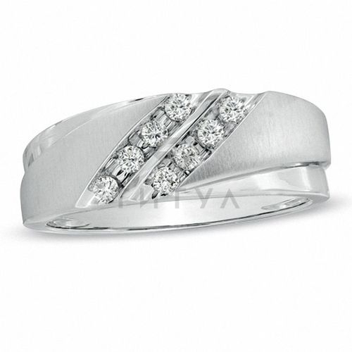 Мужское кольцо из белого золота с бриллиантом