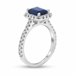 Помолвочное кольцо из белого золота с голубым сапфиром и бриллиантами