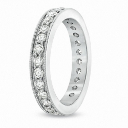 Обручальное кольцо из белого золота с бриллиантами по окружности кольца