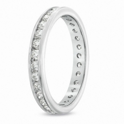 Обручальное кольцо из белого золота с бриллиантами по окружности кольца