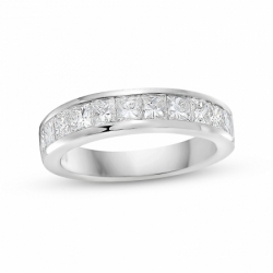 Обручальное кольцо из белого золота с крупными бриллиантами огранки принцесса
