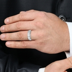 Мужское кольцо из белого золота 585 пробы
