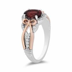 Женское кольцо из серебра 925 пробы с гранатом и бриллиантами