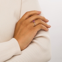 Женское кольцо из серебра 925 пробы с рубином