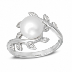 Женское кольцо из серебра с жемчугом и белым сапфиром