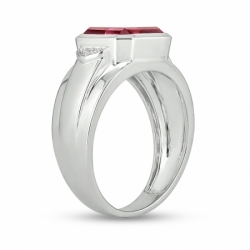 Мужское кольцо из серебра с рубином и бриллиантами