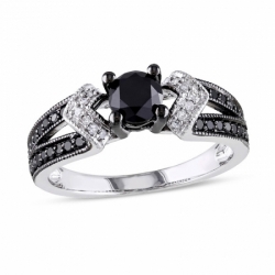 Женское кольцо из серебра с черными и белыми бриллиантами