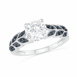 Женское кольцо из серебра с белым и черным сапфиром