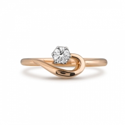 Кольцо из красного золота с бриллиантом