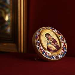 Яйцо-шкатулка «Душа России» из серебра с нефритом и альмандинами