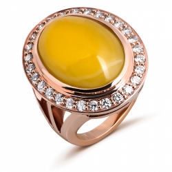 Кольцо из красного золота с бриллиантами и янтарем