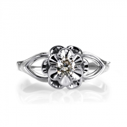 Т331014698 кольцо цветок из белого золота с бриллиантом