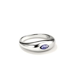 Женское кольцо из серебра с иолитом