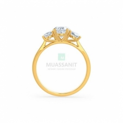 Женское кольцо из желтого золота с муассанитом